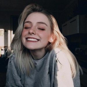 Meet your Posher, Fenecia